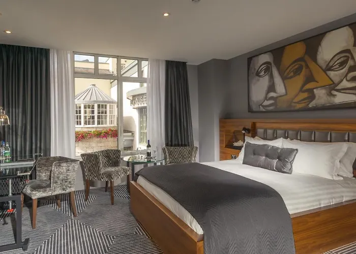 Oriel House Hotel