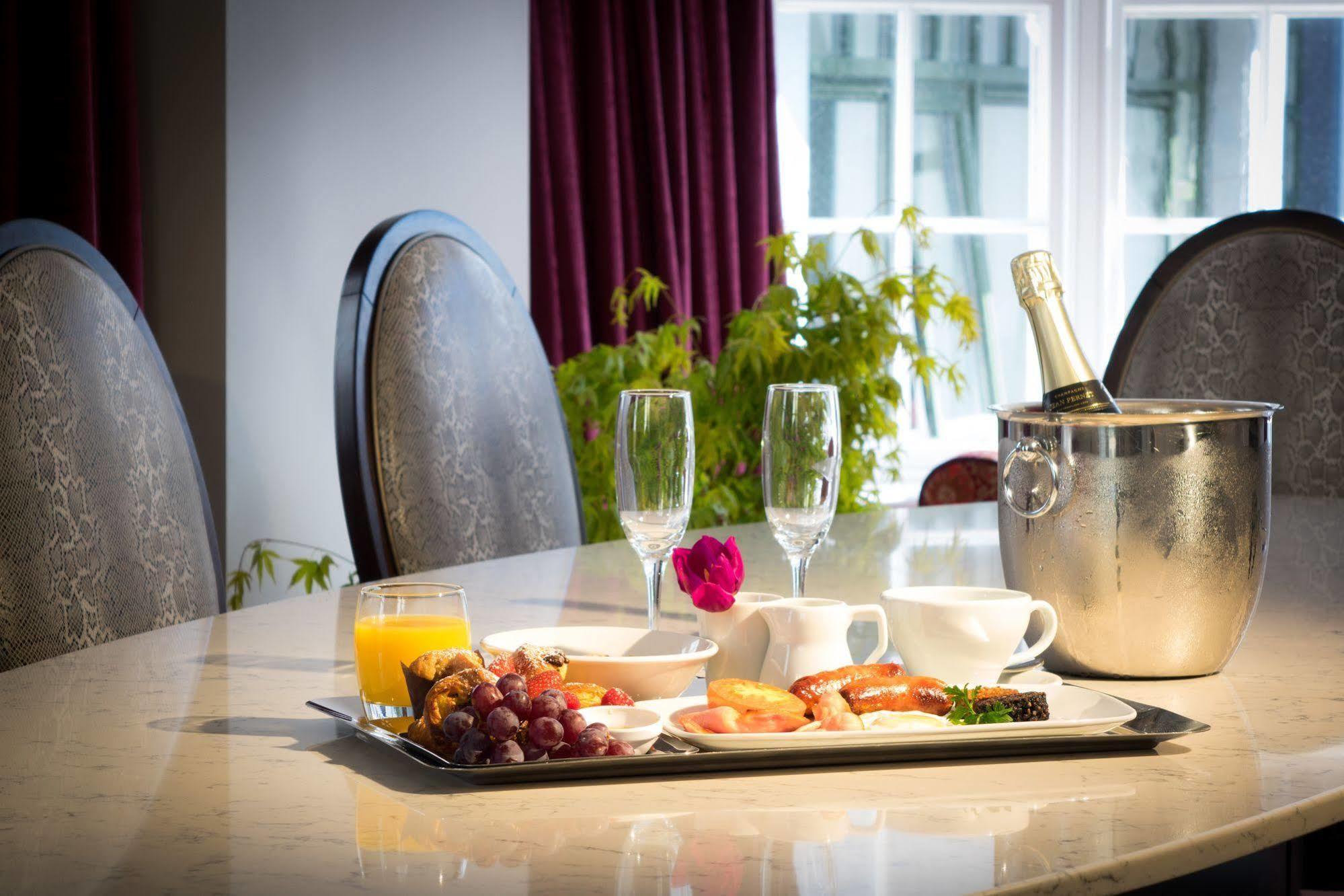 Oriel House 4*