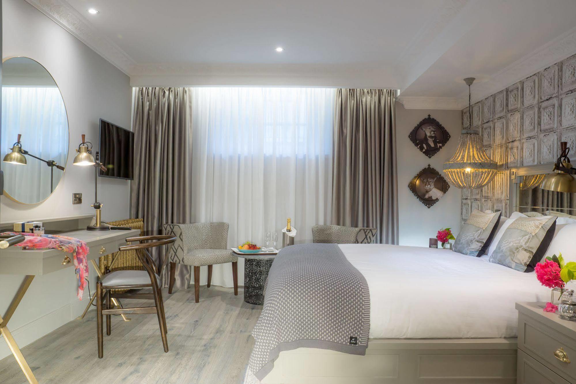 Oriel House 4*